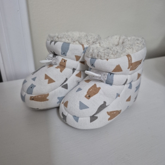 Other - Unisex Baby Booties White with Bear Print